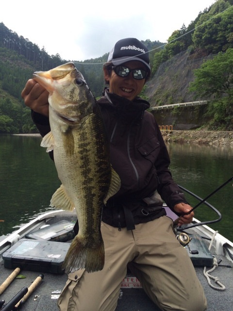 {A64B04B8-31FF-4454-A3D0-888DB2A3744B}